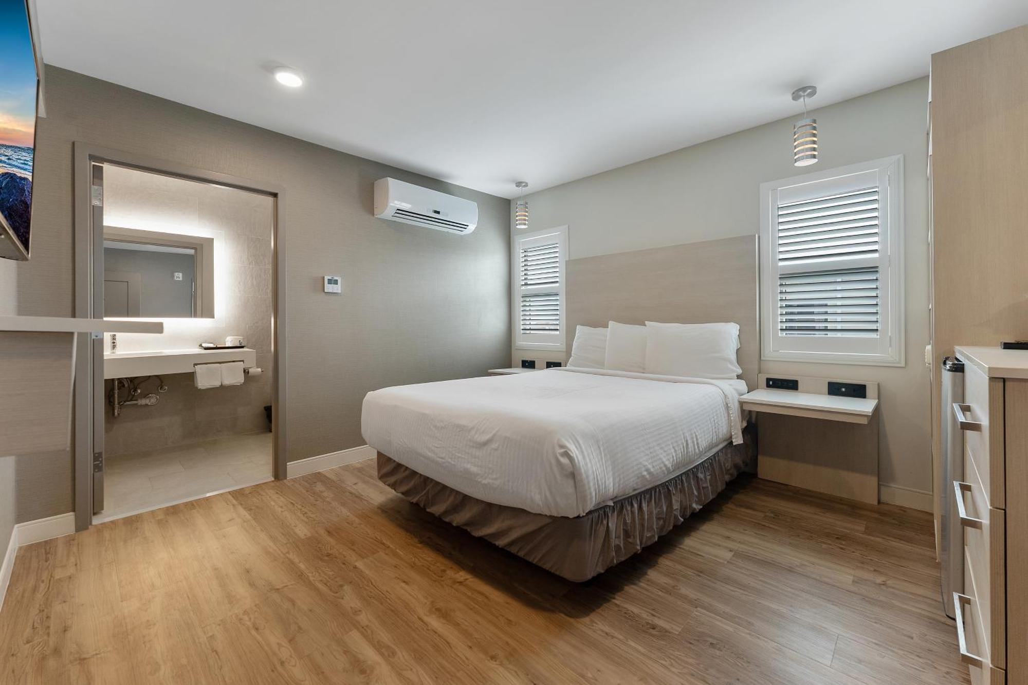 Oceanic Hotel & Barefoot Tiki Bar Wildwood Bilik gambar
