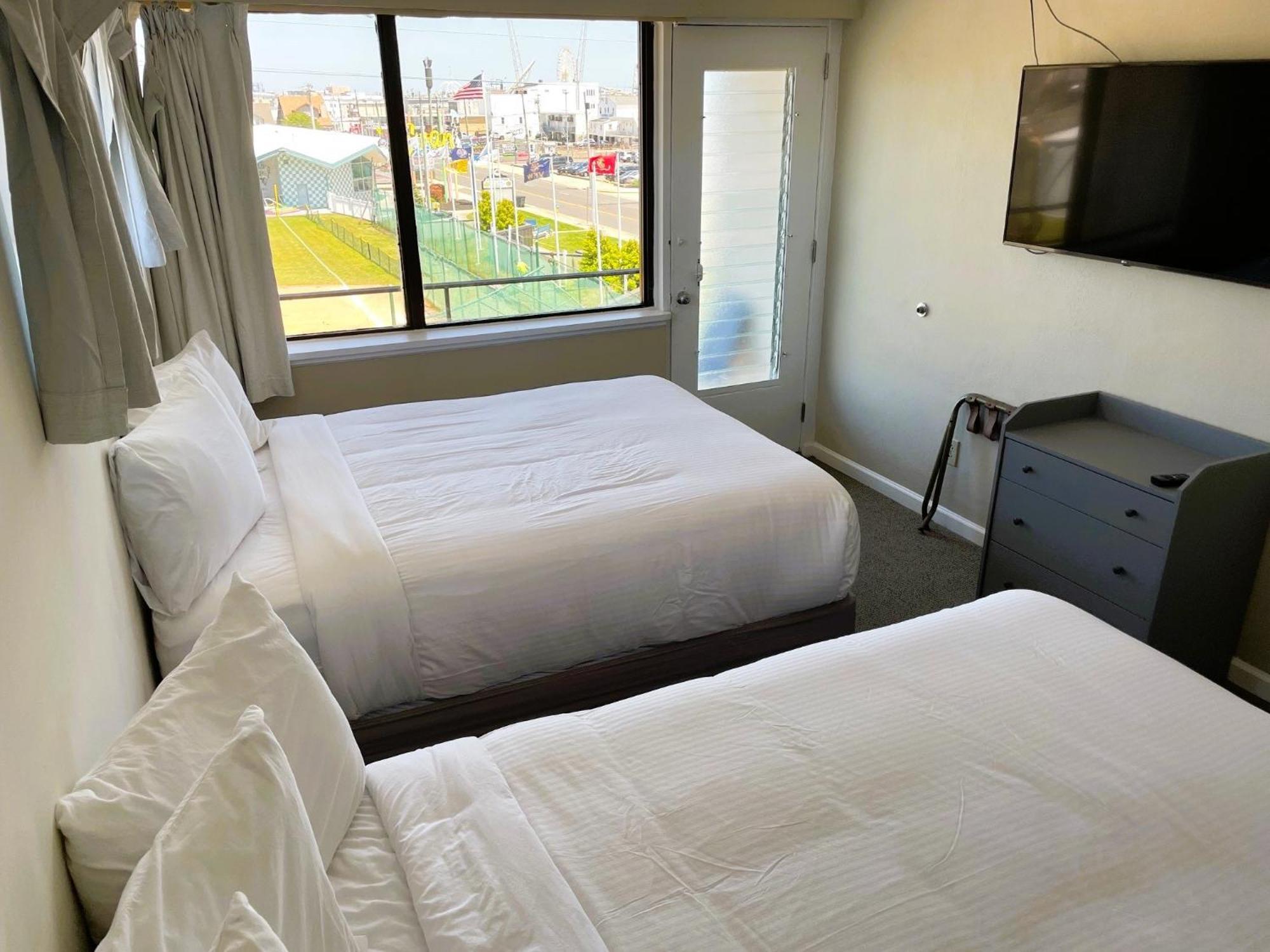 Oceanic Hotel & Barefoot Tiki Bar Wildwood Bilik gambar